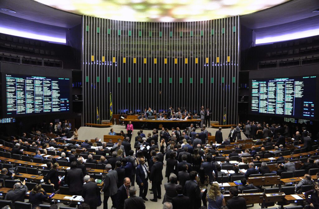Ordem do dia para discussão e votação de diversos projetos