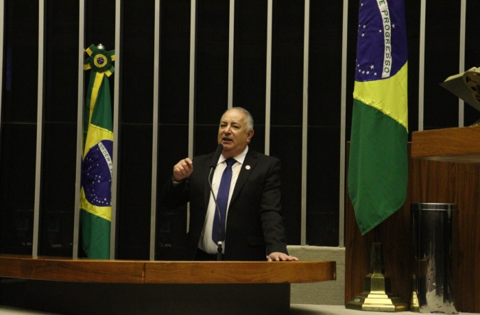 LEANDRO GOMES-CUT-DF